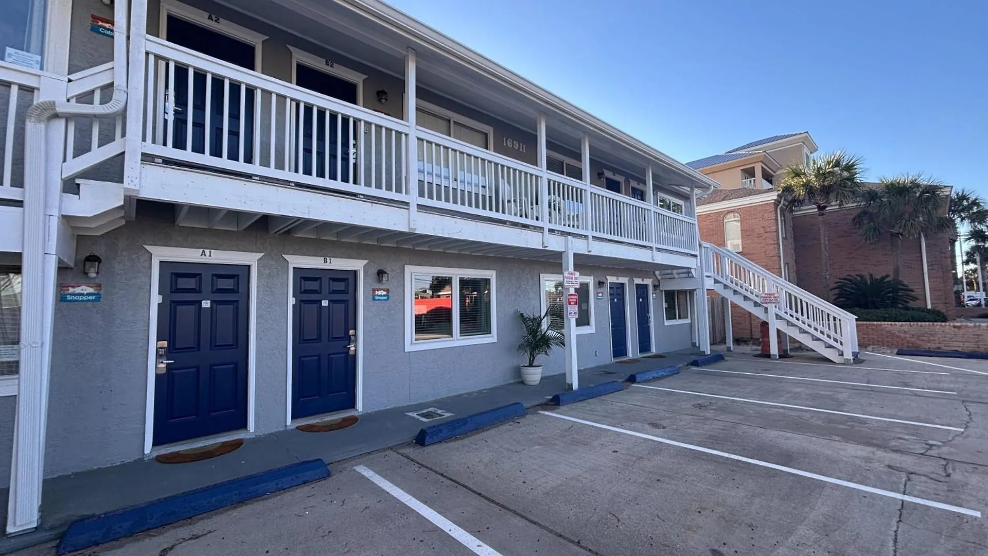 Front Beach Retreat C & B2 Panama City Beach Apartment