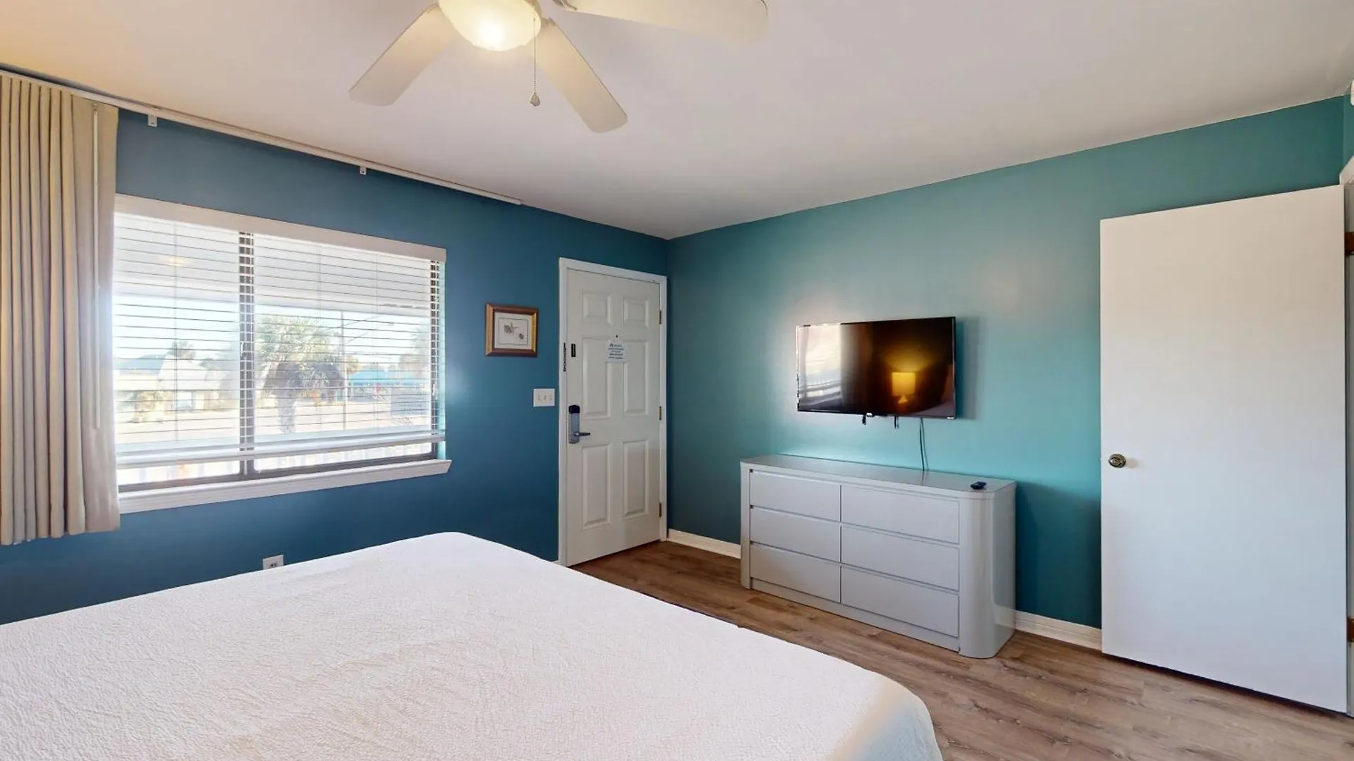 Front Beach Retreat C & B2 Panama City Beach